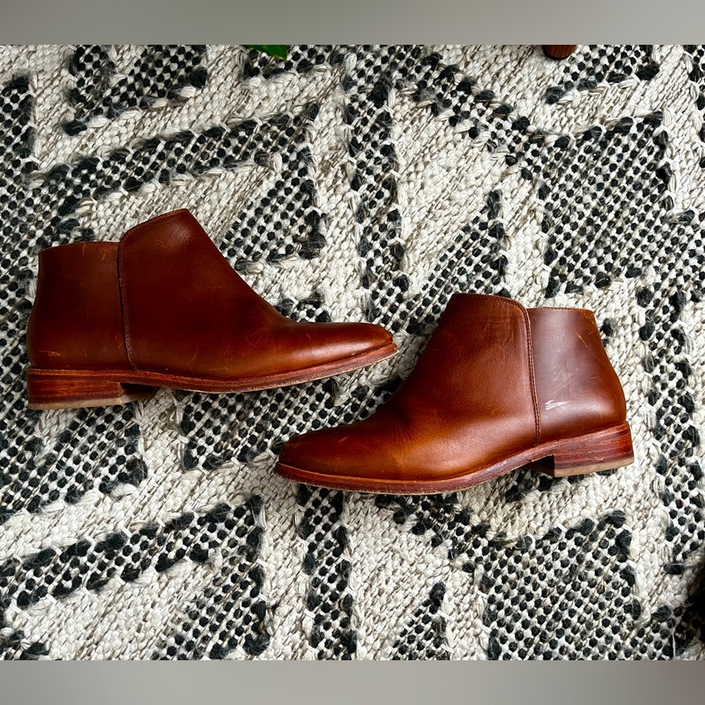 Nisolo womens leather Chelsea boots 7